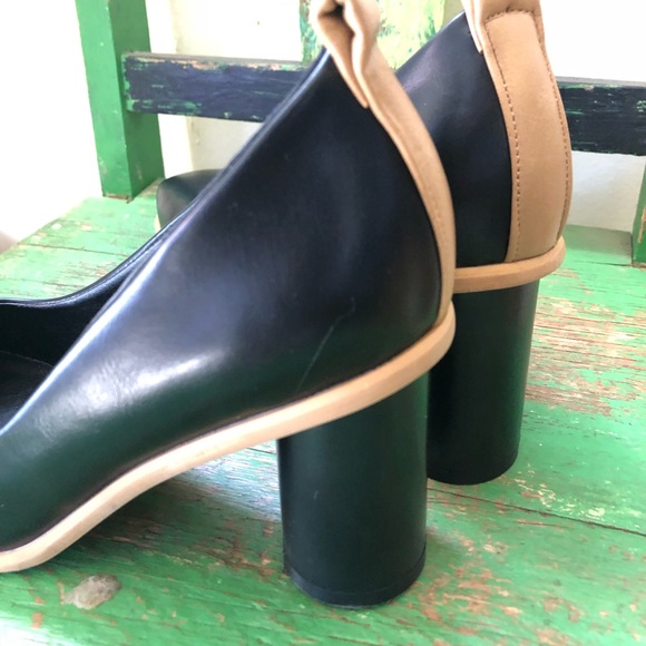 Black & Tan, square-toe cylinder heels. Size 39/9 - Picture 7 of 8